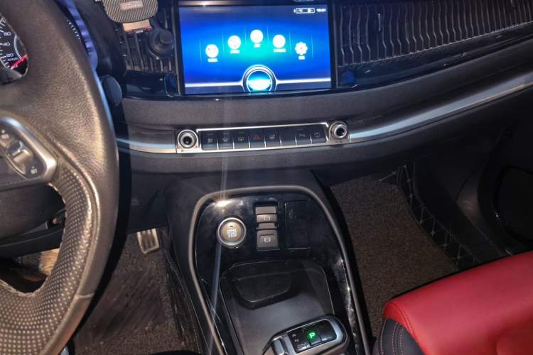 Used Haval H2s 2017 Blue Label 1.5T Dual-Clutch Luxury Model Audio And AC Panel