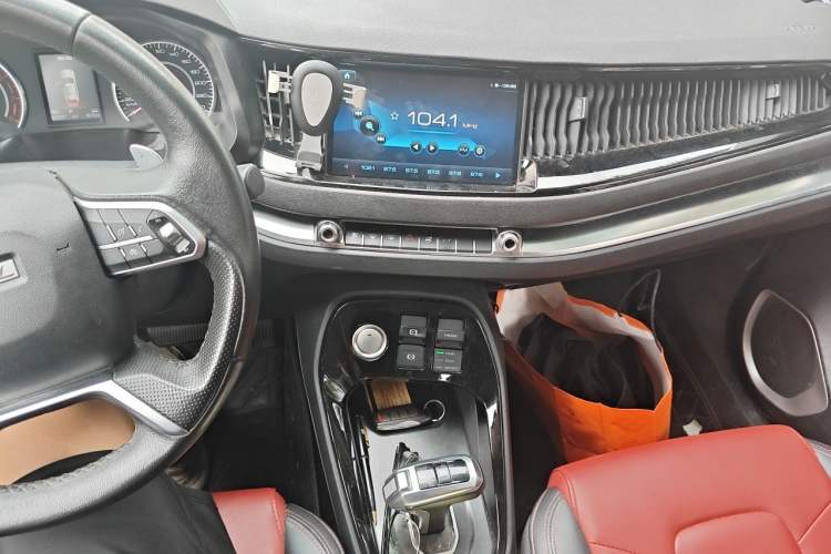 Used Haval H2s 2017 Red-Label 1.5T Dual-Clutch Elite Model Audio And AC Panel