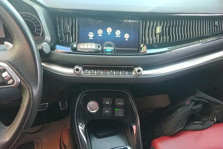 Used Haval H2s 2017 Red-Label 1.5T Dual-Clutch Luxury Model Audio And AC Panel
