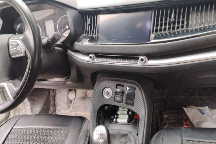 Used Haval H2s 2017 Red-Label 1.5T Manual Elite Model Audio And AC Panel