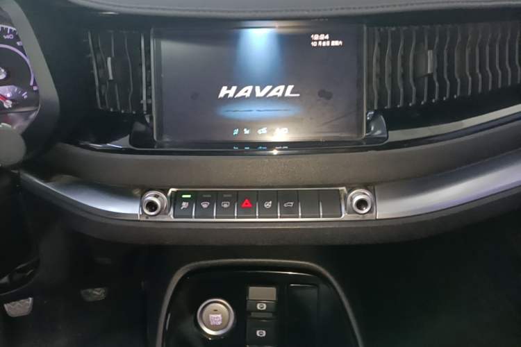 Used Haval H2s 2017 Red-Label 1.5T Manual Elite Model Audio And AC Panel