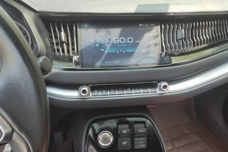 Used Haval H2s 2017 Red-Label 1.5T Dual-Clutch Elite Model Audio And AC Panel