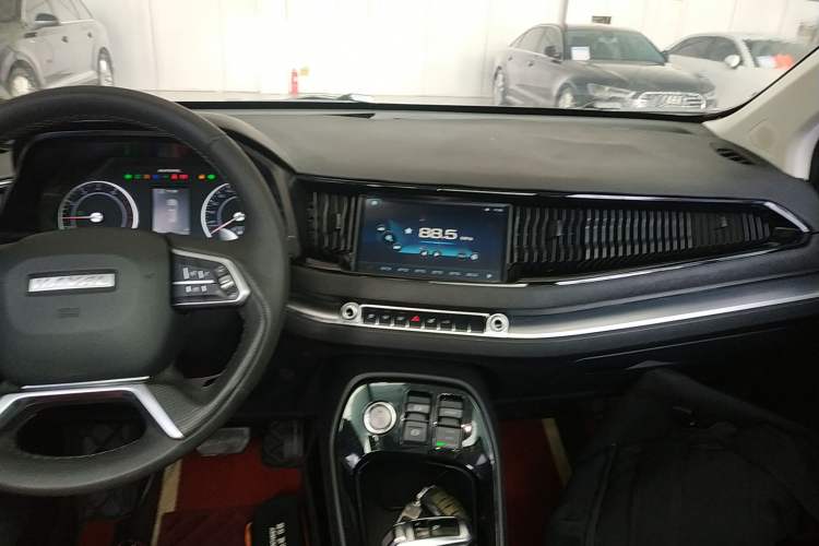 Used Haval H2s 2017 Red-Label 1.5T Dual-Clutch Elite Model Audio And AC Panel