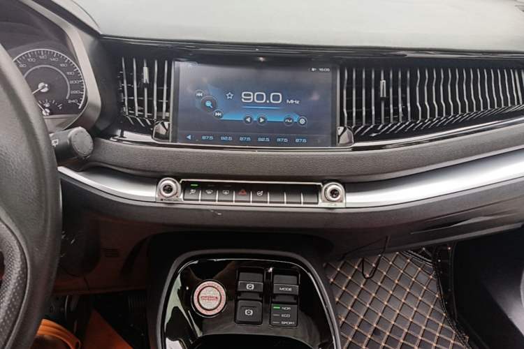 Used Haval H2s 2017 Blue Label 1.5T Dual-Clutch Elite Model Audio And AC Panel