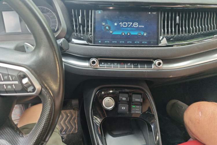 Used Haval H2s 2017 Red-Label 1.5T Dual-Clutch Elite Model Audio And AC Panel