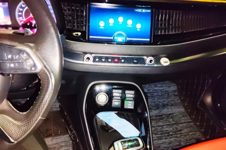Used Haval H2s 2017 Blue Label 1.5T Dual-Clutch Luxury Model Audio And AC Panel