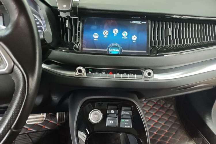 Used Haval H2s 2017 Red-Label 1.5T Dual-Clutch Luxury Model Audio And AC Panel