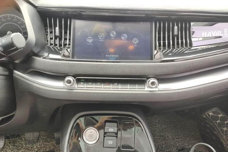 Used Haval H2s 2017 Blue Label 1.5T Manual Elite Model Audio And AC Panel