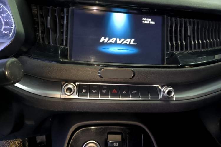 Used Haval H2s 2017 Red Label 1.5T Manual Comfort Model Audio And AC Panel