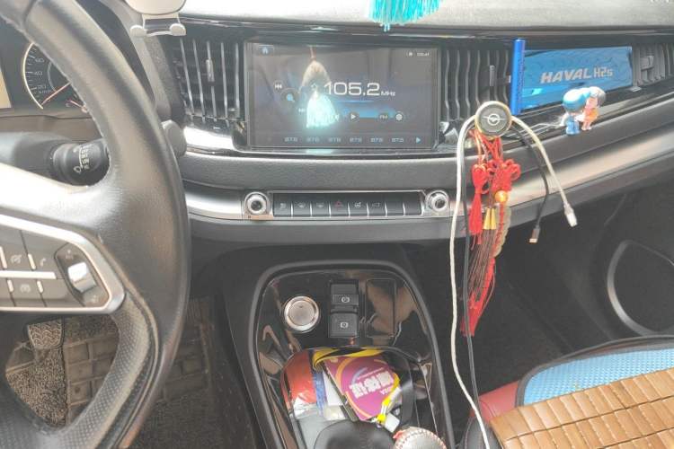 Used Haval H2s 2017 Red Label 1.5T Manual Comfort Model Audio And AC Panel