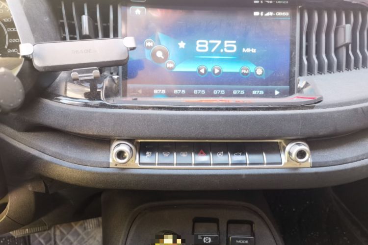 Used Haval H2s 2017 Red-Label 1.5T Dual-Clutch Elite Model Audio And AC Panel