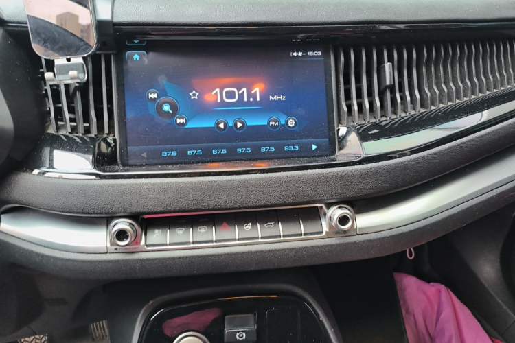 Used Haval H2s 2017 Red-Label 1.5T Manual Elite Model Audio And AC Panel