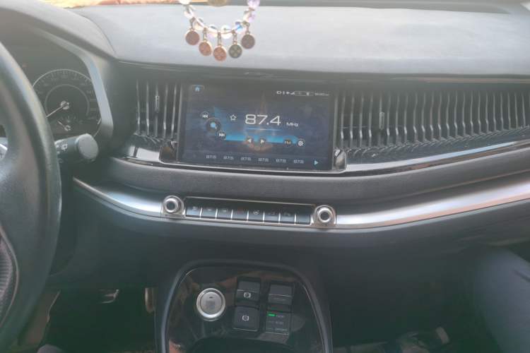 Used Haval H2s 2017 Red-Label 1.5T Dual-Clutch Luxury Model Audio And AC Panel