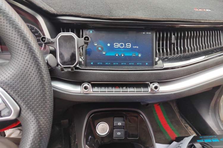 Used Haval H2s 2017 Red Label 1.5T Manual Comfort Model Audio And AC Panel