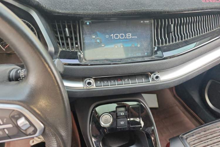 Used Haval H2s 2017 Blue Label 1.5T Manual Elite Model Audio And AC Panel