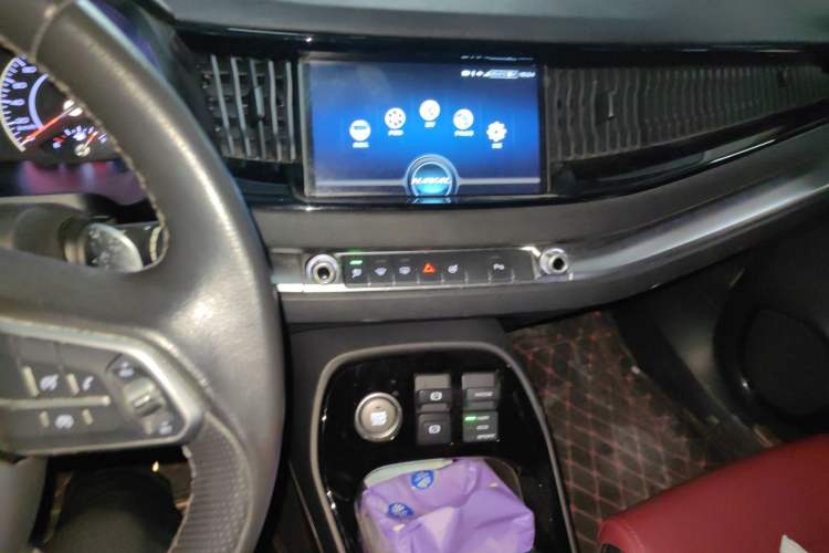 Used Haval H2s 2017 Blue Label 1.5T Dual-Clutch Luxury Model Audio And AC Panel