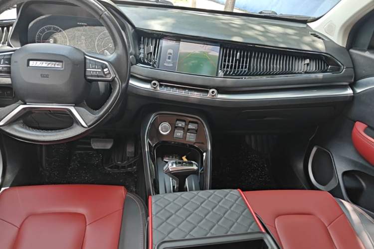 Used Haval H2s 2017 Red-Label 1.5T Dual-Clutch Elite Model Center Console