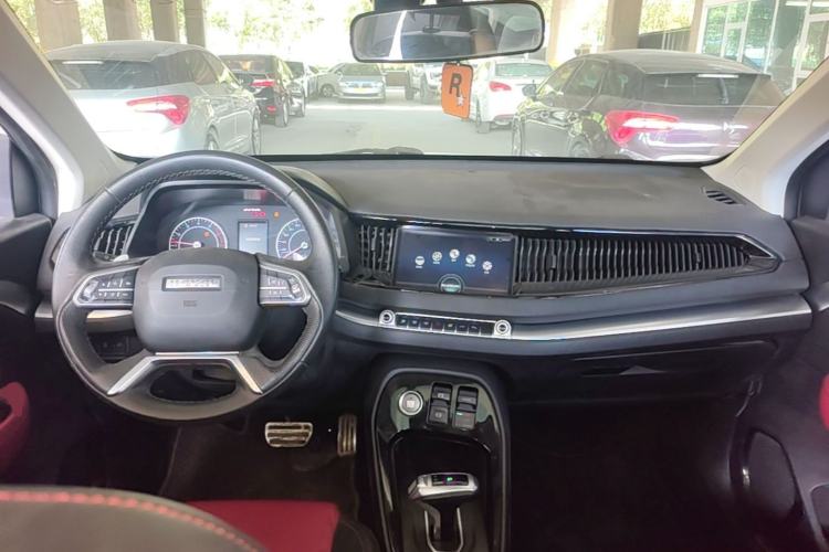 Used Haval H2s 2017 Red-Label 1.5T Dual-Clutch Luxury Model Center Console