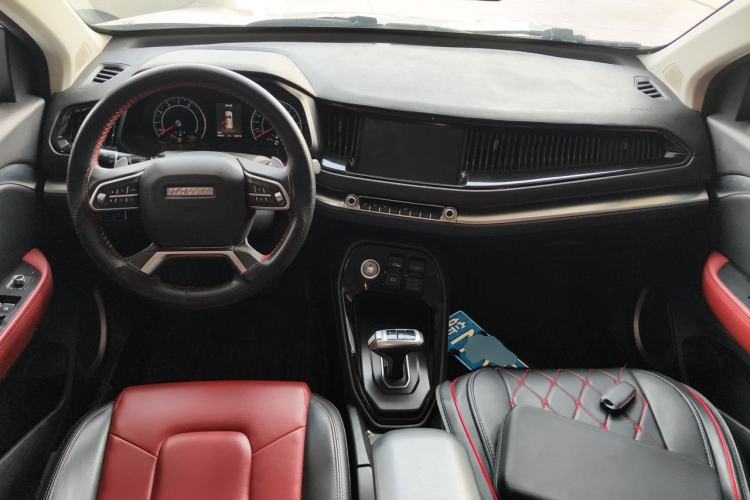 Used Haval H2s 2017 Blue Label 1.5T Dual-Clutch Comfort Model Center Console