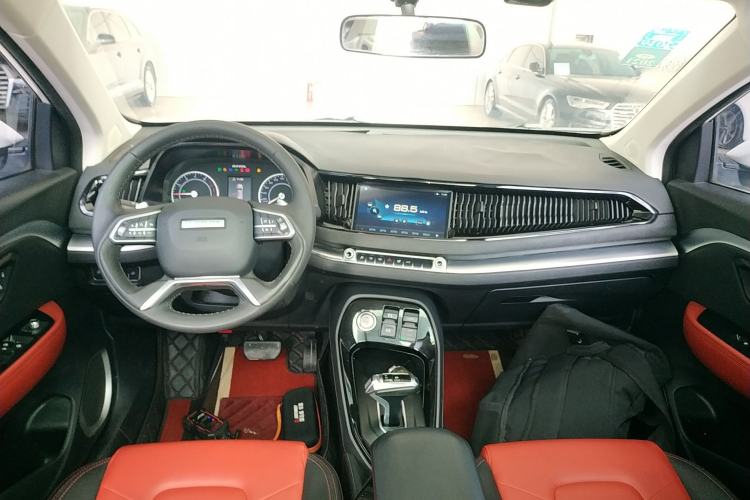Used Haval H2s 2017 Red-Label 1.5T Dual-Clutch Elite Model Center Console