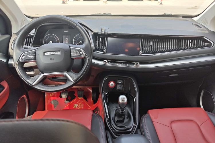 Used Haval H2s 2017 Red-Label 1.5T Manual Elite Model Center Console