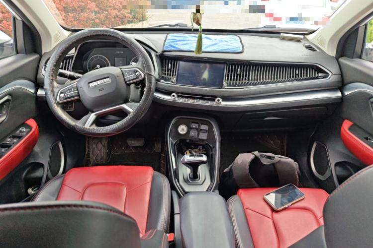 Used Haval H2s 2017 Blue Label 1.5T Dual-Clutch Comfort Model Center Console