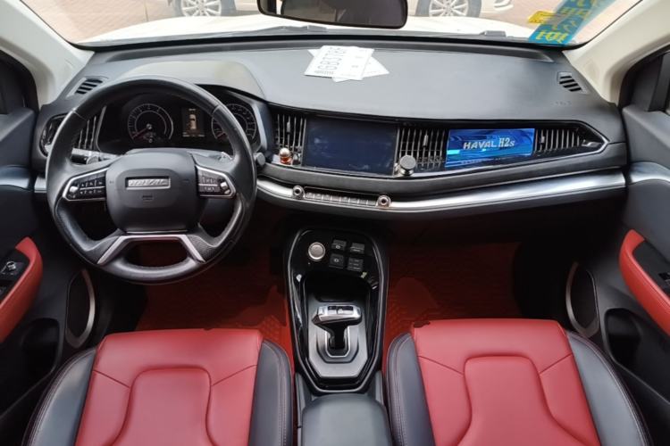 Used Haval H2s 2017 Red-Label 1.5T Dual-Clutch Elite Model Center Console