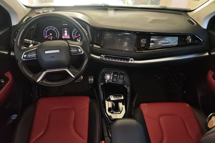 Used Haval H2s 2017 Blue Label 1.5T Dual-Clutch Luxury Model Center Console
