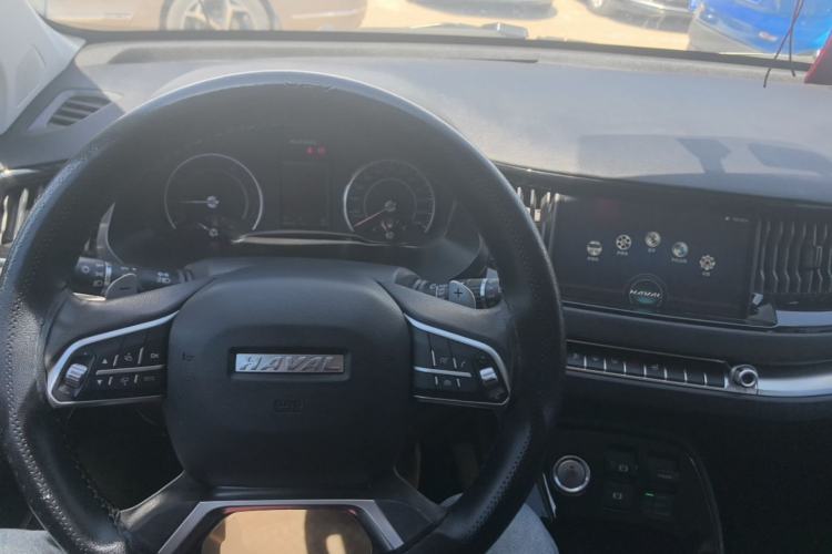 Used Haval H2s 2017 Blue Label 1.5T Dual-Clutch Comfort Model Center Console