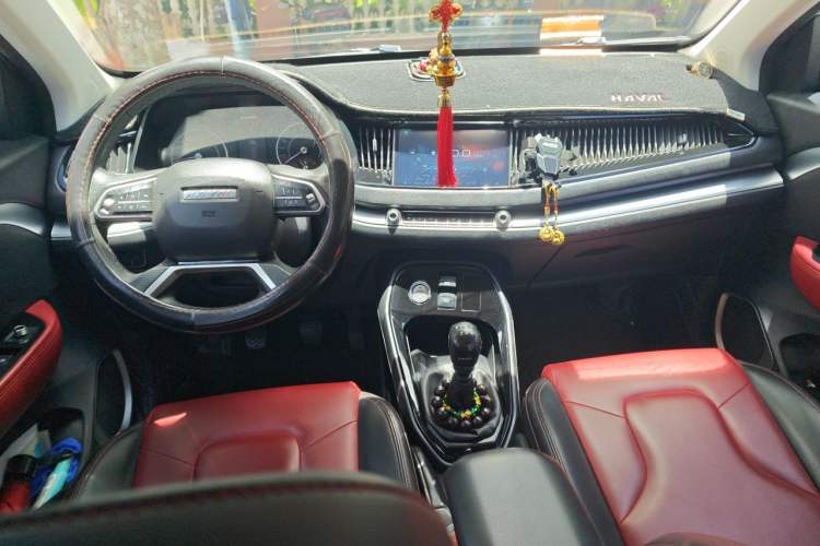 Used Haval H2s 2017 Blue Label 1.5T Manual Elite Model Center Console
