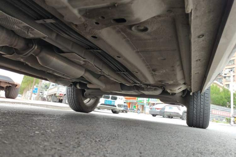 Used Haval H2s 2017 Red-Label 1.5T Dual-Clutch Comfort Model Chassis Front Left
