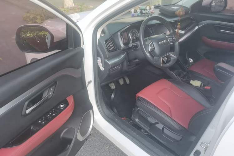 Used Haval H2s 2017 Red-Label 1.5T Manual Elite Model Driver Seat