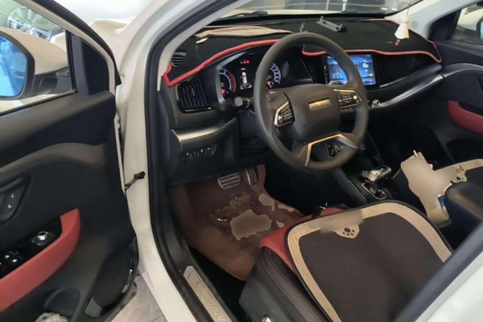 Used Haval H2s 2017 Red-Label 1.5T Dual-Clutch Luxury Model Driver Seat