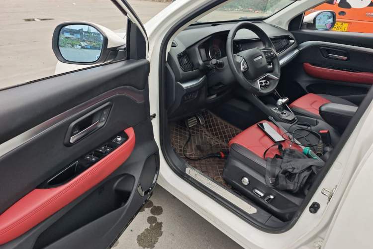 Used Haval H2s 2017 Red-Label 1.5T Dual-Clutch Luxury Model Driver Seat