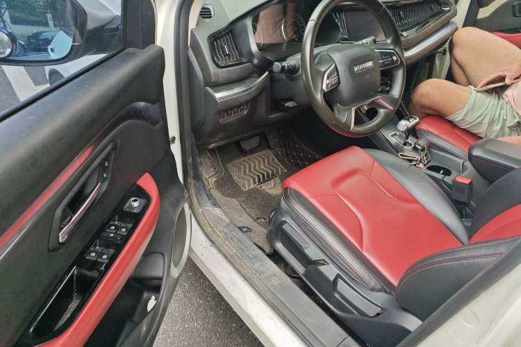 Used Haval H2s 2017 Red-Label 1.5T Dual-Clutch Elite Model Driver Seat