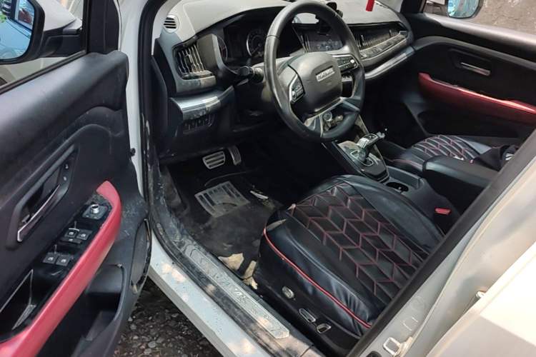 Used Haval H2s 2017 Red-Label 1.5T Dual-Clutch Luxury Model Driver Seat