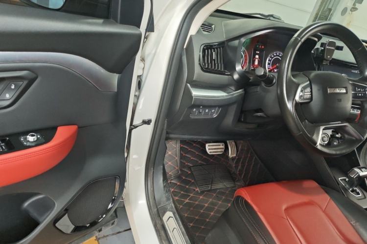 Used Haval H2s 2017 Red-Label 1.5T Dual-Clutch Luxury Model Driver Seat