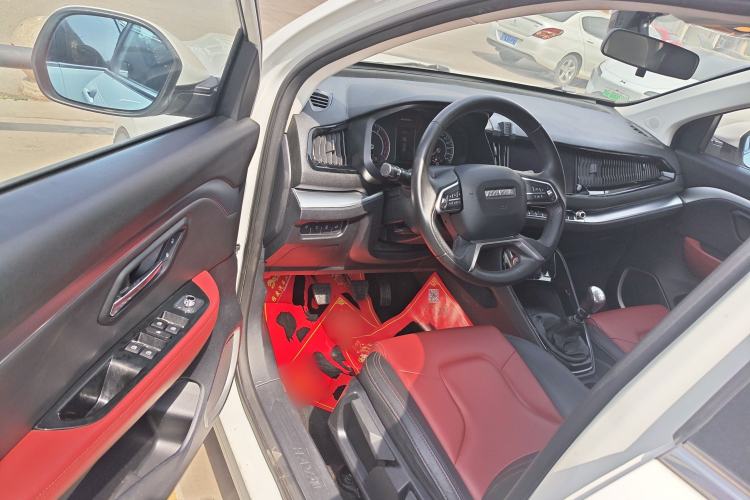 Used Haval H2s 2017 Red-Label 1.5T Manual Elite Model Driver Seat