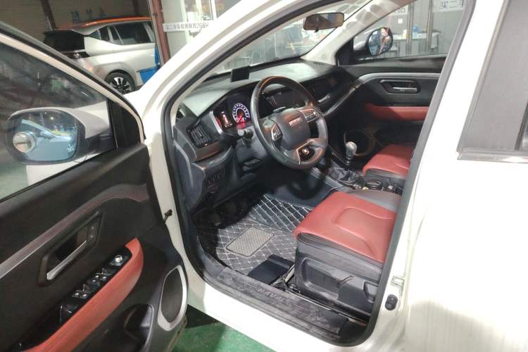 Used Haval H2s 2017 Blue Label 1.5T Manual Elite Model Driver Seat