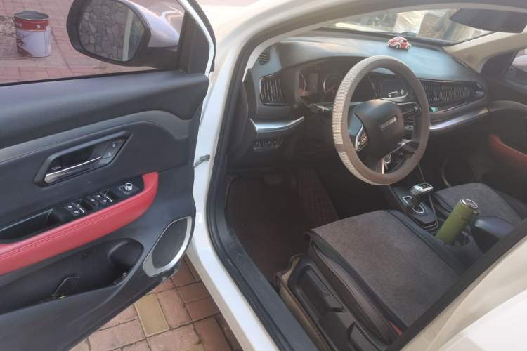 Used Haval H2s 2017 Red-Label 1.5T Dual-Clutch Elite Model Driver Seat