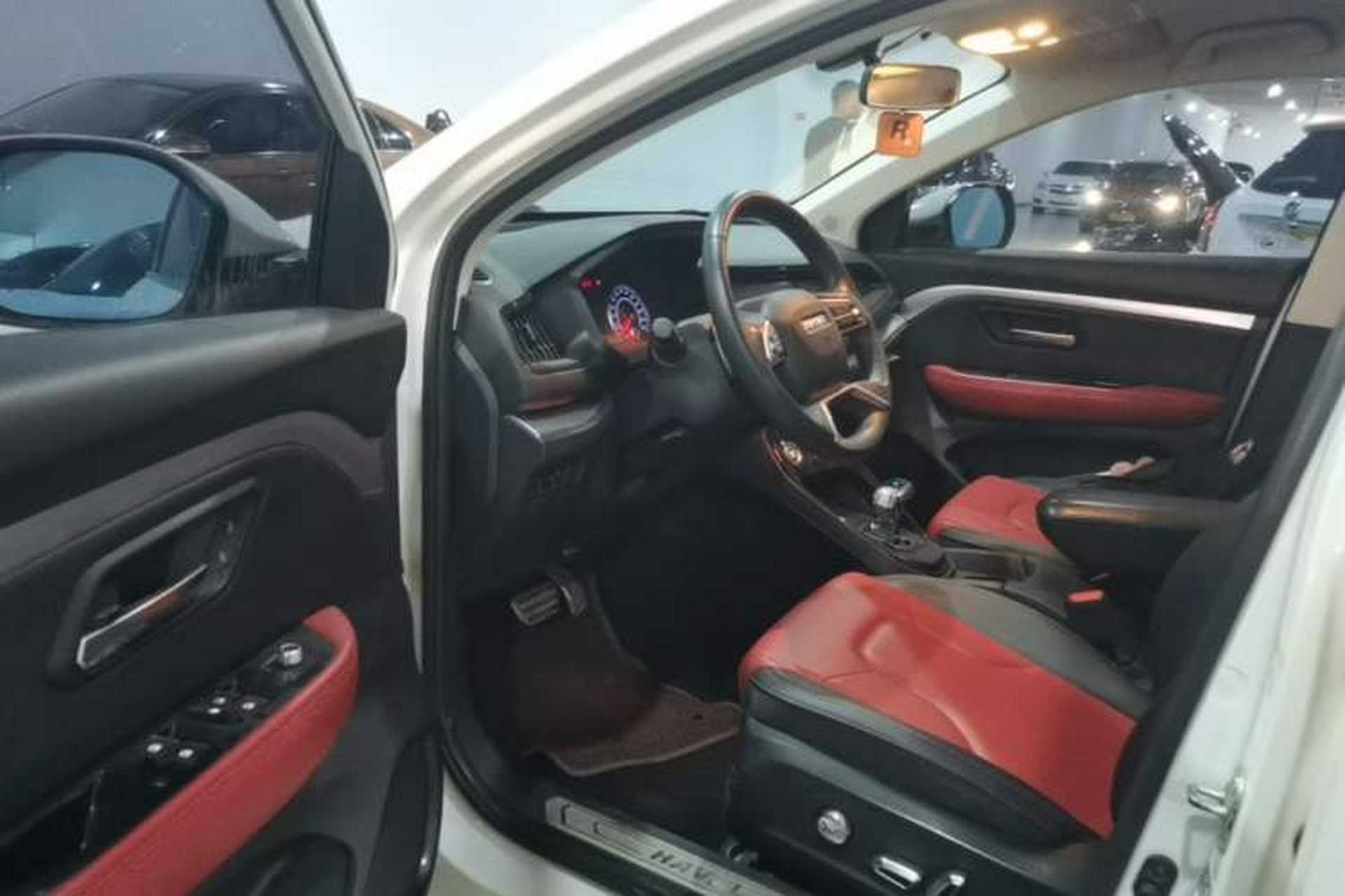 Used Haval H2s 2017 Red-Label 1.5T Dual-Clutch Luxury Model Driver Seat