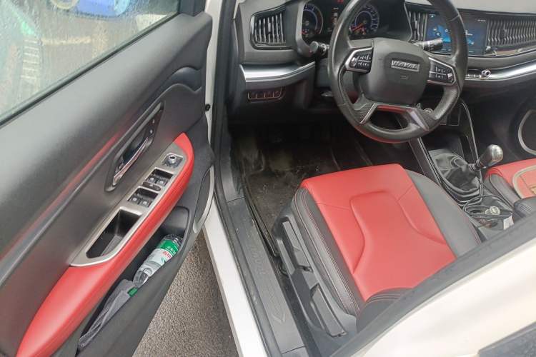 Used Haval H2s 2017 Red-Label 1.5T Manual Elite Model Driver Seat