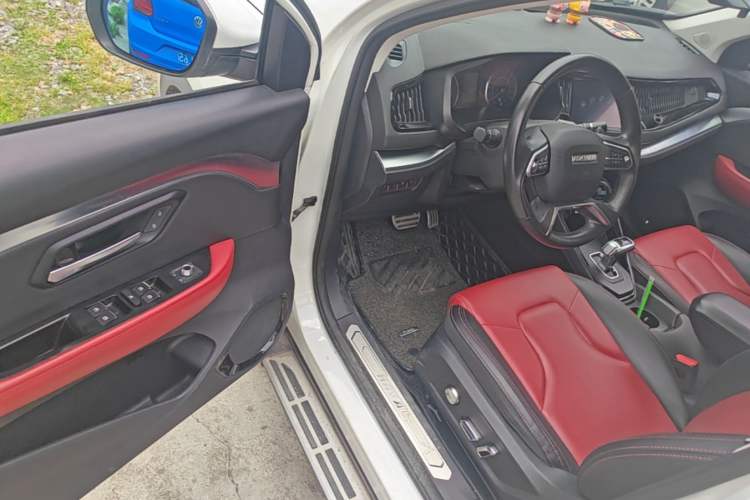 Used Haval H2s 2017 Red-Label 1.5T Dual-Clutch Luxury Model Driver Seat
