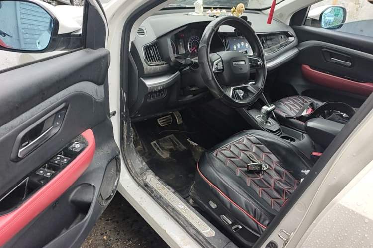 Used Haval H2s 2017 Red-Label 1.5T Dual-Clutch Luxury Model Driver Seat