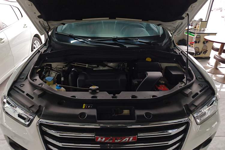 Used Haval H2s 2017 Red-Label 1.5T Dual-Clutch Luxury Model Engine Bay