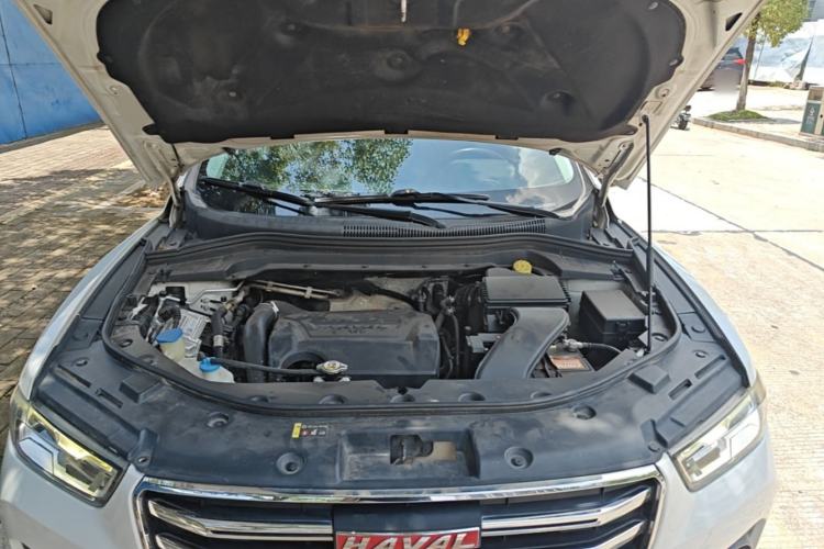 Used Haval H2s 2017 Red-Label 1.5T Dual-Clutch Elite Model Engine Bay