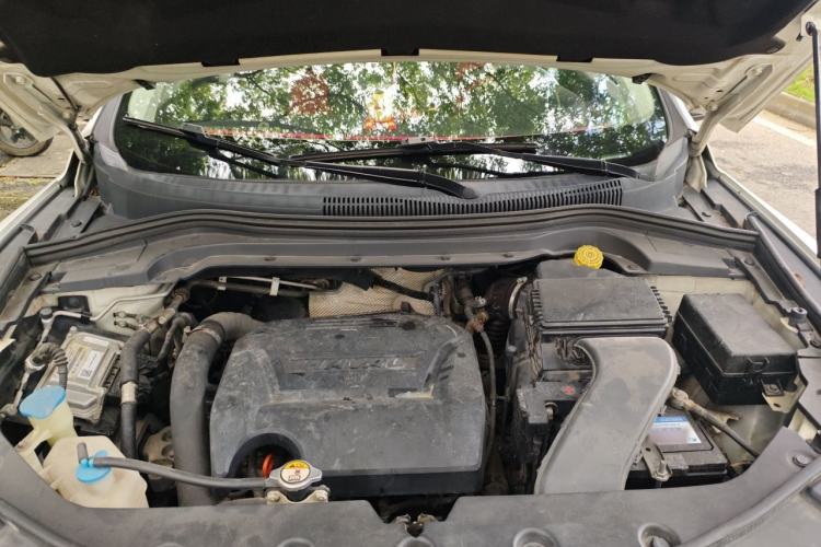 Used Haval H2s 2017 Red-Label 1.5T Dual-Clutch Luxury Model Engine Bay