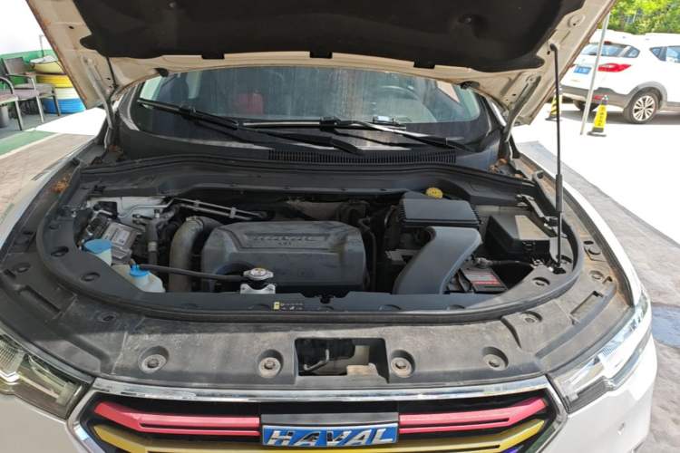 Used Haval H2s 2017 Blue Label 1.5T Dual-Clutch Luxury Model Engine Bay