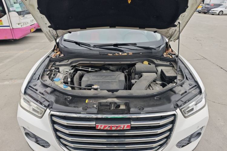 Used Haval H2s 2017 Red-Label 1.5T Dual-Clutch Luxury Model Engine Bay