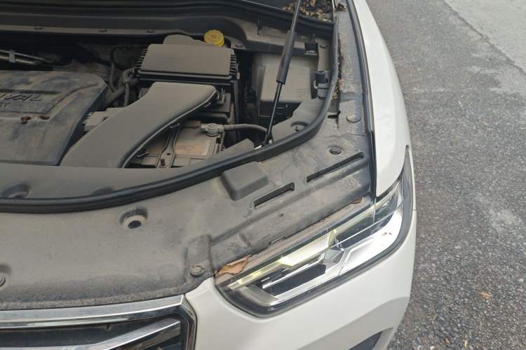 Used Haval H2s 2017 Red Label 1.5T Manual Comfort Model Engine Bay Left